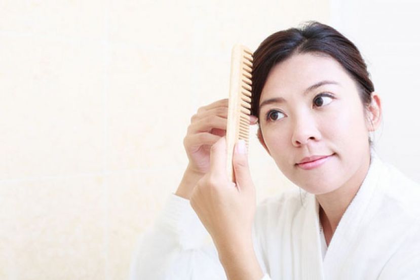 防记忆衰退 起床梳头 促血液循环