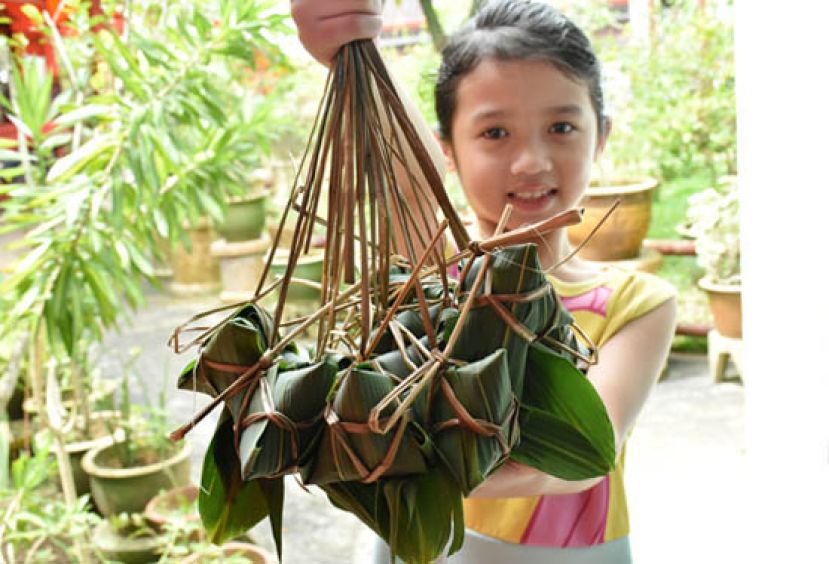 许多小朋友都爱吃碱粽或黑豆沙馅的碱粽。