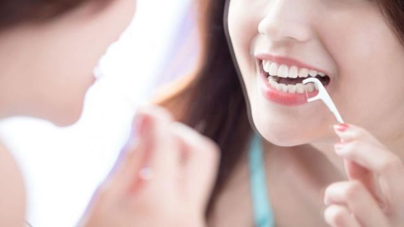 图示：牙线棒方便易用，能提升大家使用牙线的习惯。
