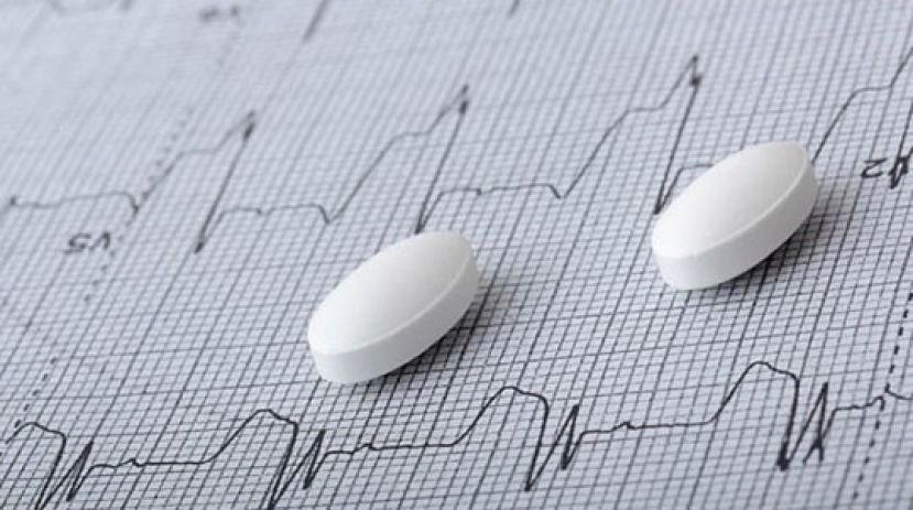 图示：研究发现，不按处方服用他汀类降胆固醇药，一年内死亡的风险会上升。