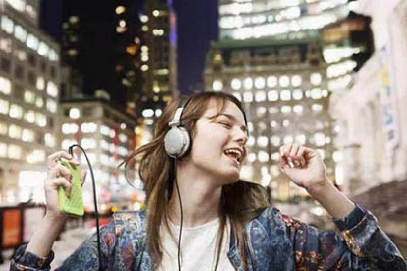 听损生活不受限 画家鼓励听损儿勇敢追梦