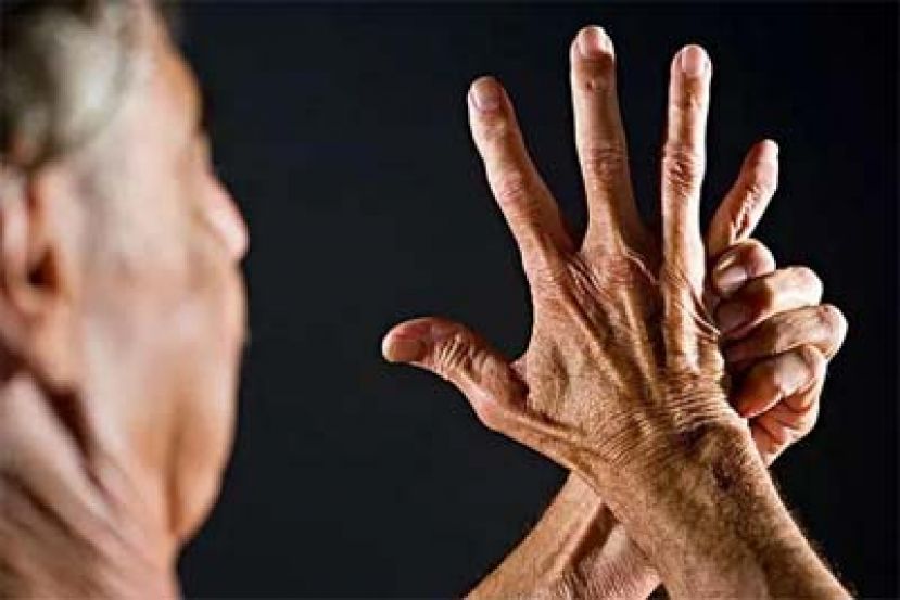 &ldquo;擦&rdquo;亮银发生活 关节灵活趴趴走