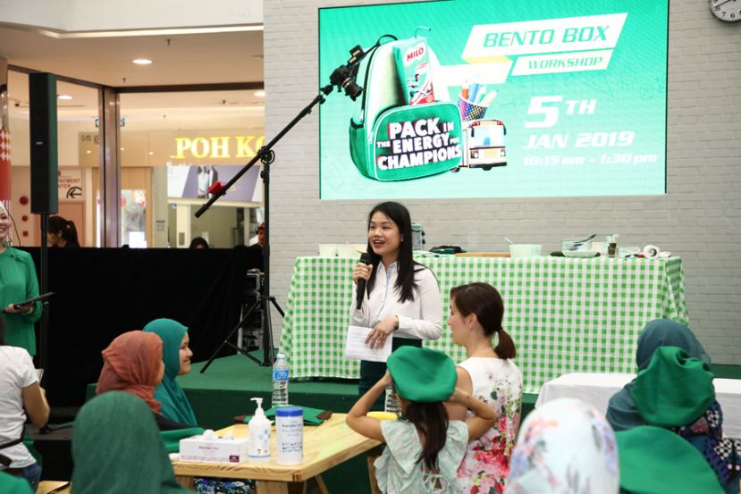 图示：Angeline Lim在MILO&reg; UHT 便当盒工作坊上发表演讲。