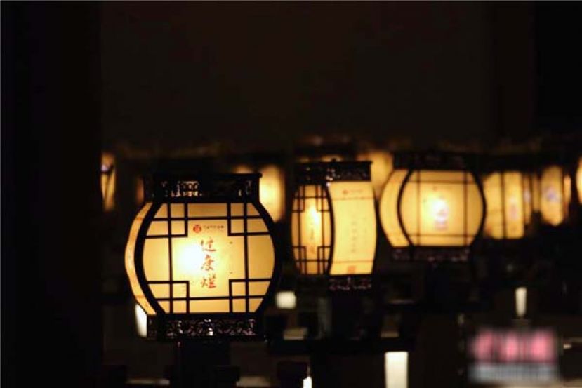 甘肃硷滩古城村九曲黄河灯阵亮灯迎新春