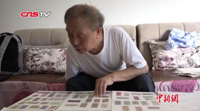 七旬大爷收藏上千张车票 见证重庆交通70年的变迁