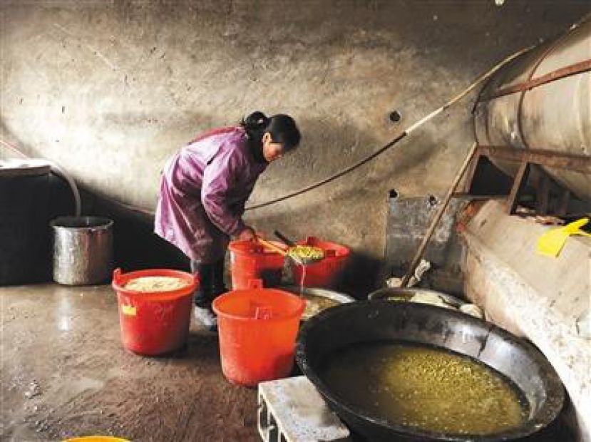 山东有村庄仍&ldquo;女人吃饭不上席&rdquo;  村里的她们这么说