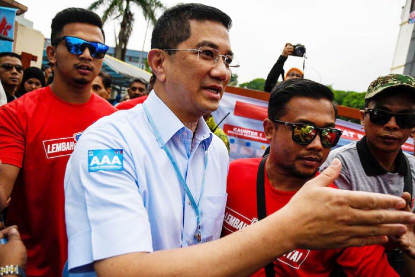 图示：阿兹敏在激烈的署理主席选战中保持领先地位。