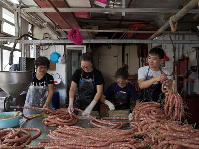 60年西环腊味老字号 家庭式手作一年开工6个月：不做会不舍得