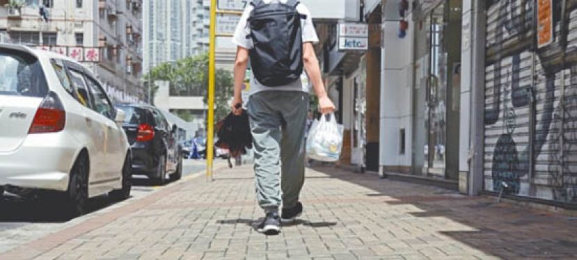 外卖步兵工作简单，不需特别技能，但经常在外日晒雨淋，属长时间的体力劳动，高人工也不易赚。