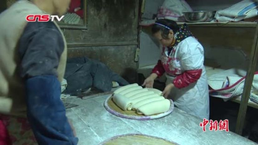 饿时管饱困时管睡的特色美食－－阜阳枕头馍
