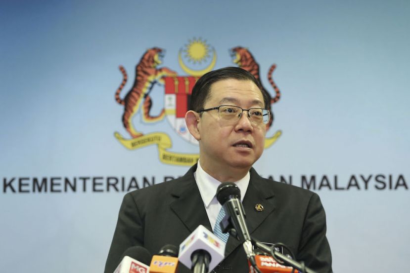 图示：林冠英指出，除了家庭，单身人士也能获得生活援助金。