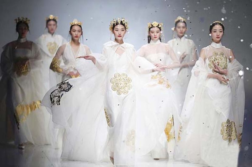 香祥响向高端定制时装 亮相中国国际时装周