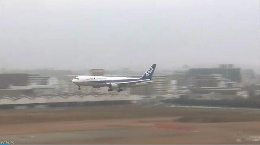 日本全日空一架波音767航班因引擎故障紧急着陆。