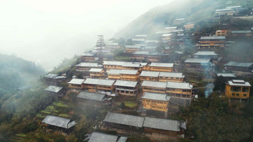 广西龙胜民族村寨雪景美如画