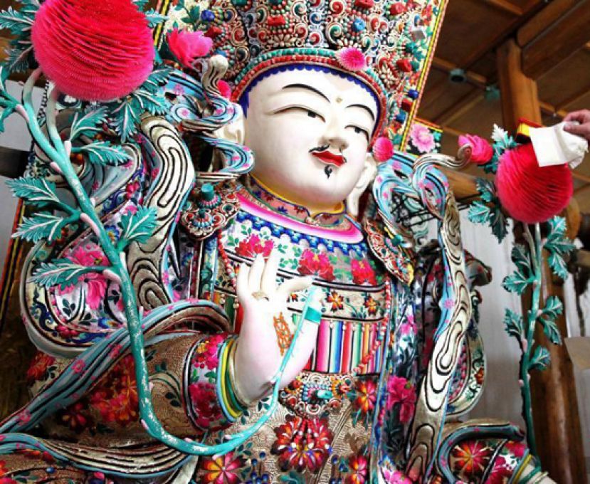 青海塔尔寺中国最高水准酥油花展再现&ldquo;佛前花开&rdquo;