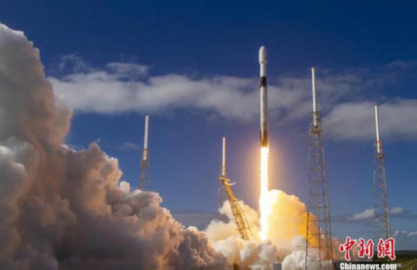 11月12日消息， 据美国媒体报道，美国太空探索技术公司于当地时间11日利用猎鹰9号火箭将60颗&ldquo;星链&rdquo;(Starlink)互联网通信卫星送入轨道。此次发射创下猎鹰9号火箭的载重纪录。