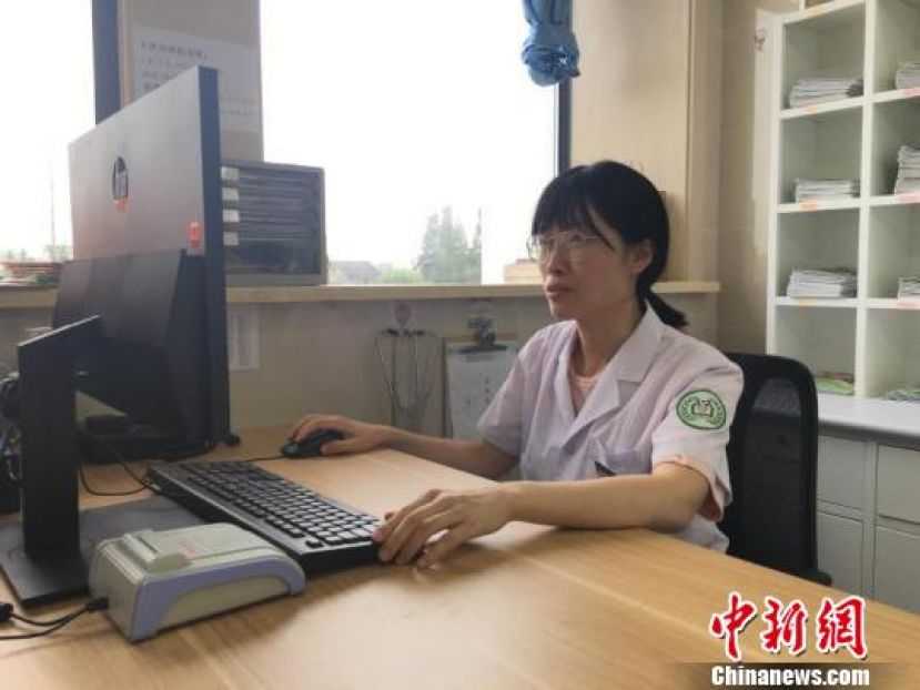 顾超工作照。