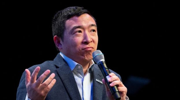 民主党艾奥瓦州初选尚未点完票，确定惨败的杨安泽已经炒了数十人。