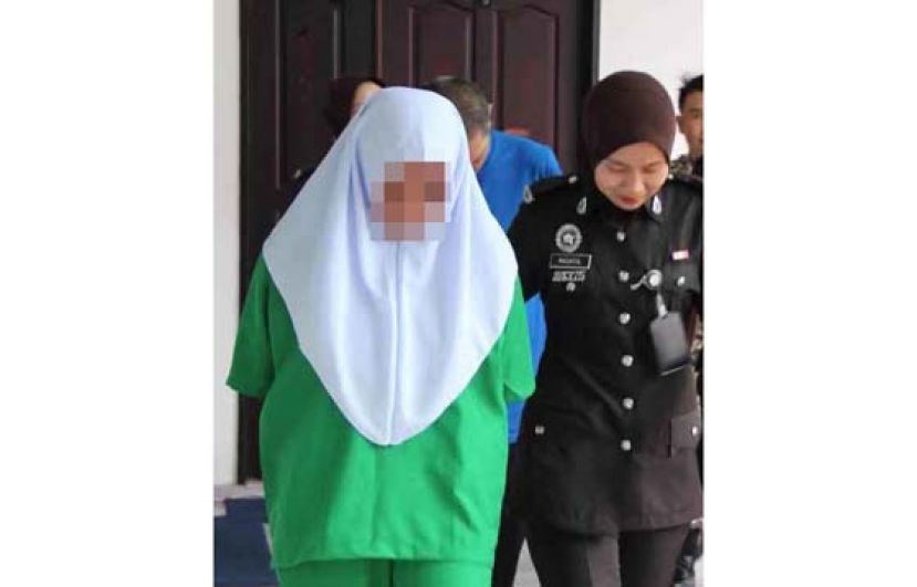 疏忽照顾导致男婴受伤，保姆认罪后被判6年监禁。