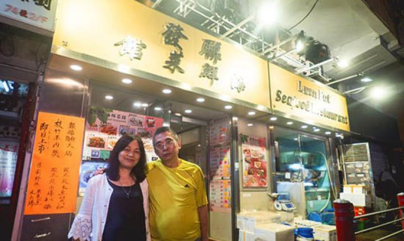 淦哥与玲姐虽然对大家粗声粗气，但其实默契十足。
