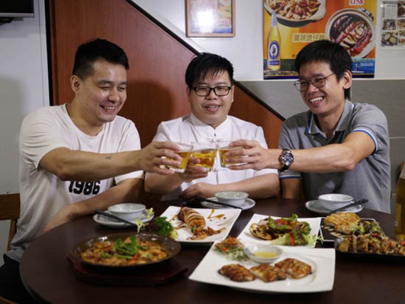兄弟班课金六位数 撑老友开小炒店