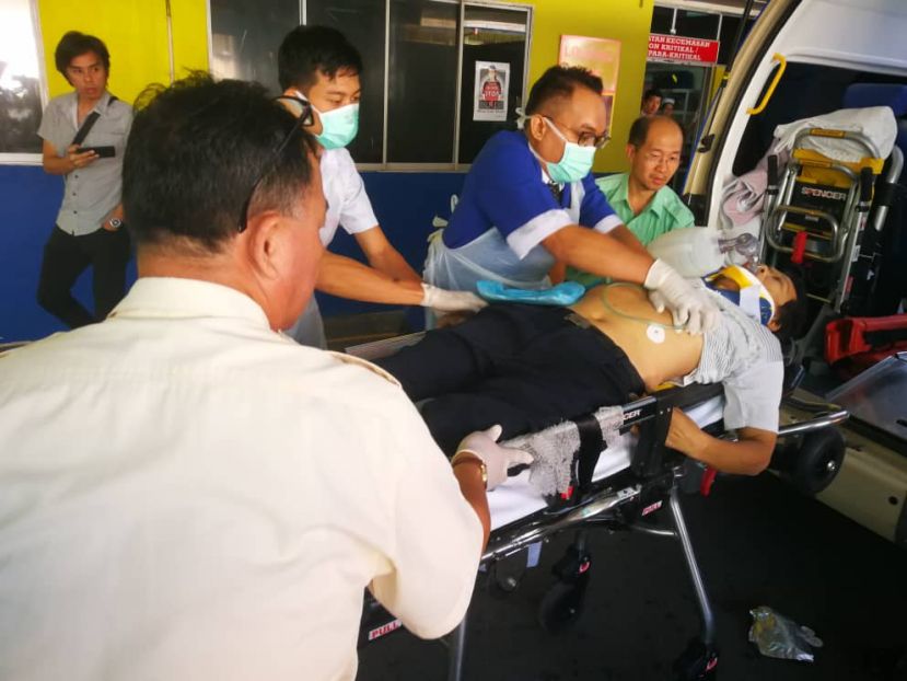 图示：中年骑士送院急诊部抢救不果死亡。