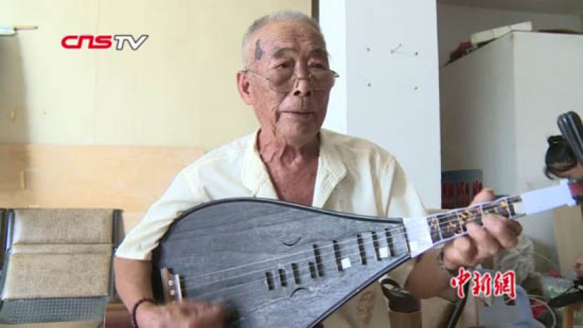 福建泉州耄耋老人痴迷南音数十年 盼古乐传唱不衰