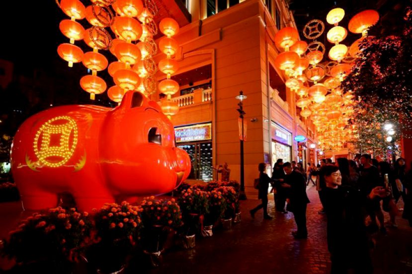 香港打造新春步行街 红红火火迎猪年