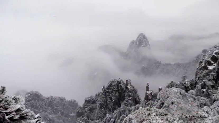 雪中黄山美景如画 景区多举措保障游客安全