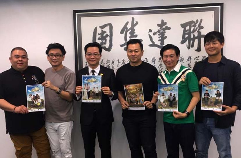 《妈妈好》电影制作团队新闻发布会，左起为演员吴家豪、王凯利、龙子、出品人黄敬雄、导演王凯旋及演员丘宇杰。