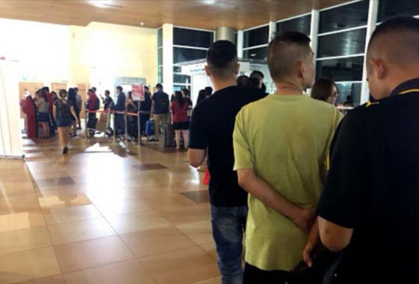 16名游客在古晋国际机场被拒绝入境砂拉越（档案照片）。