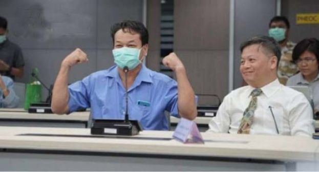 泰国一名的士司机（左）上月确诊感染新冠肺炎，经治疗后已痊愈。