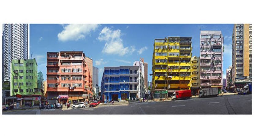 多点透视拍摄的全景照片，能以正面角度观看湾仔蓝屋群的每一处细节。