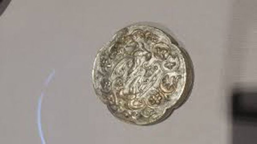 图示：唐代银盒。