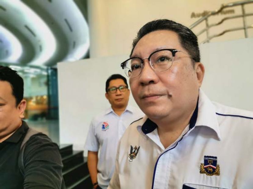 古晋南市市长拿督黄鸿圣。