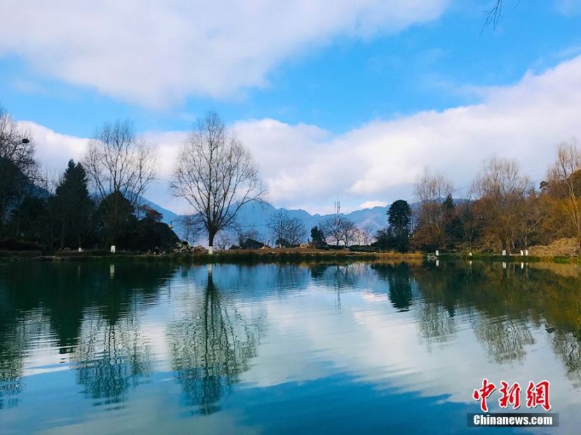 甘肃文县现&ldquo;江南春景&rdquo;  水天一色辉映成画