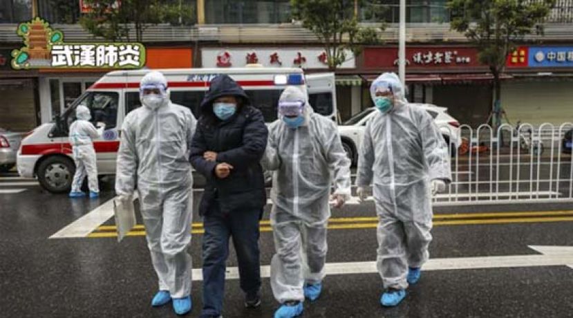 武汉的疫情越来越严重，当地民众很难才获得治疗机会，甚至连确诊的机会都没有。