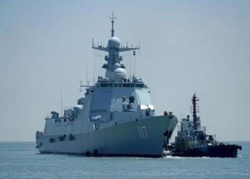 中国导弹驱逐舰&ldquo;西宁号&rdquo;与伊朗和俄罗斯举行联合演习。