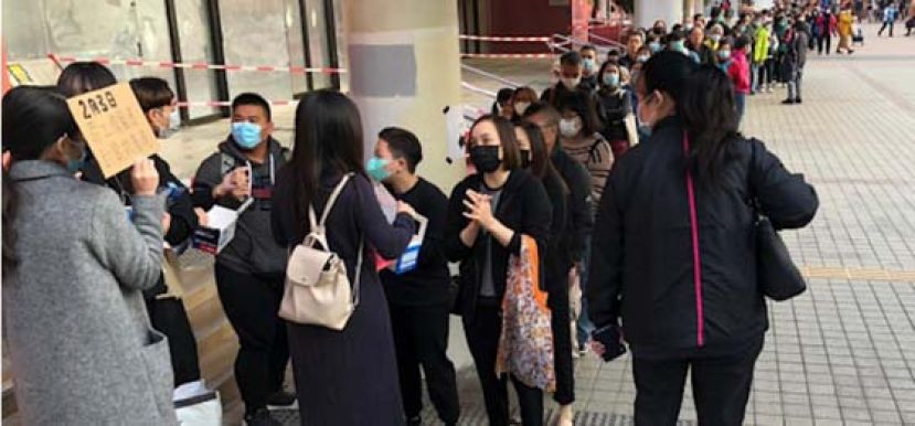 中港陷&ldquo;罩荒&rdquo;，有人雇用跨境七人车在两地间运送口罩。