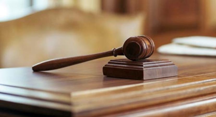 闯客房抢手机  男女认罪蹲牢10个月