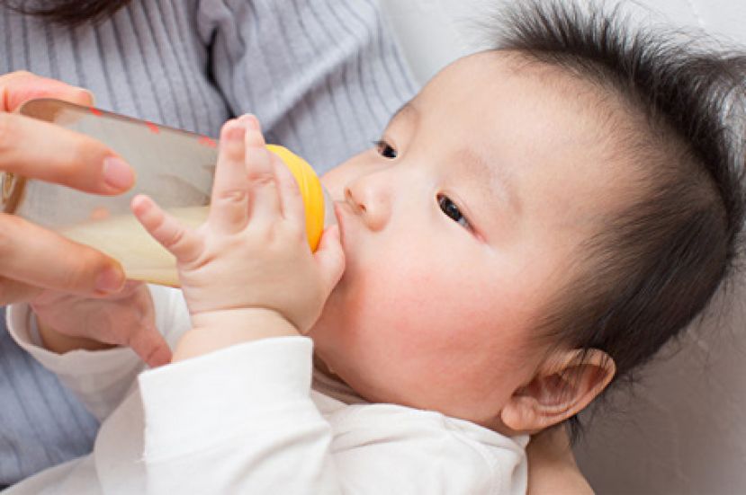50%孕妈咪放弃亲喂 医师：四技巧顺利喂母乳