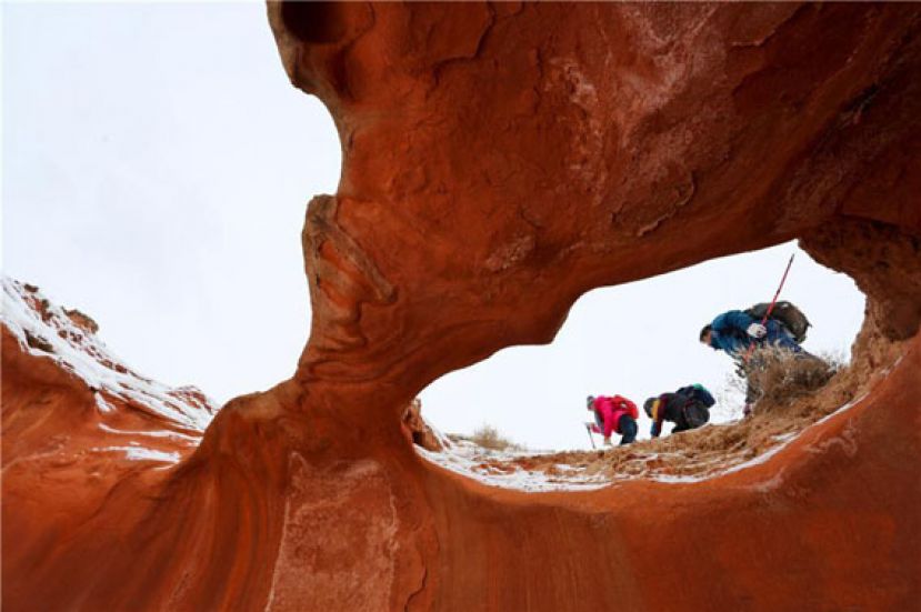 甘肃张掖肃南丹霞造型怪异被称&ldquo;鬼脸&rdquo;