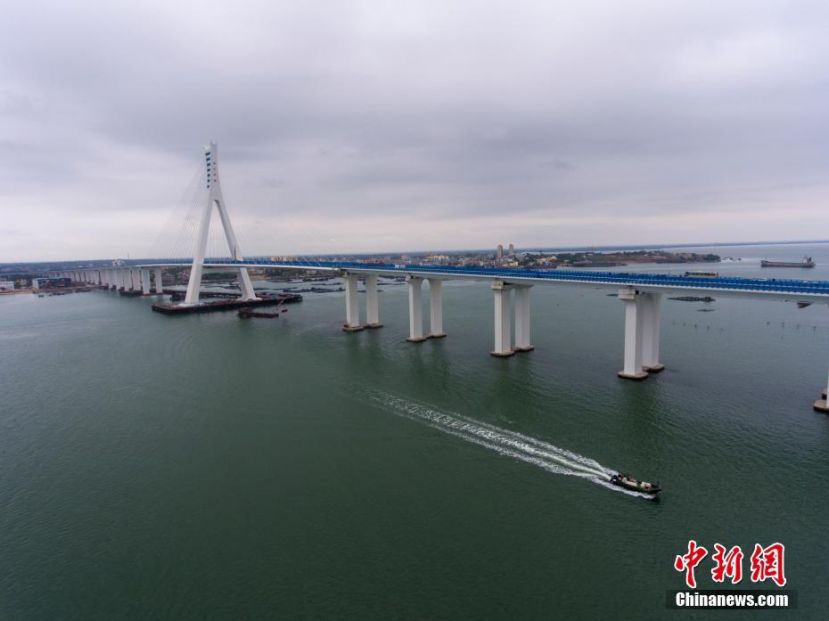 中国首座跨地震断层跨海桥梁──海南海文大桥开通