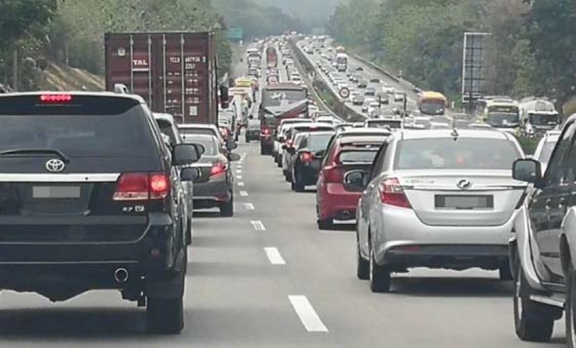 农历新年假期结束，民众开始回城。