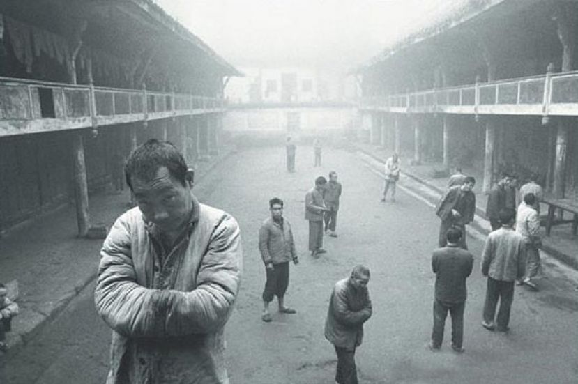 图示：《被人遗忘的人》拍摄中国多个省市的精神病患者。