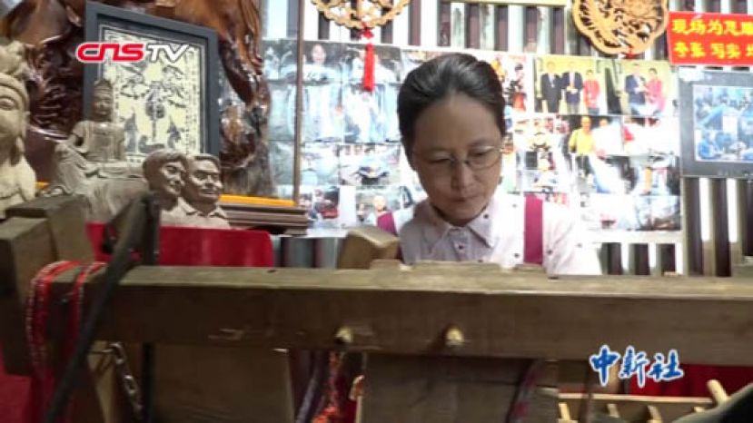 非遗工匠展示&ldquo;木雕技艺&rdquo; 方寸之间彰显中国民间手工艺