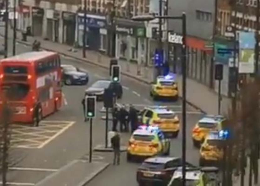 警员赶到现场处理。