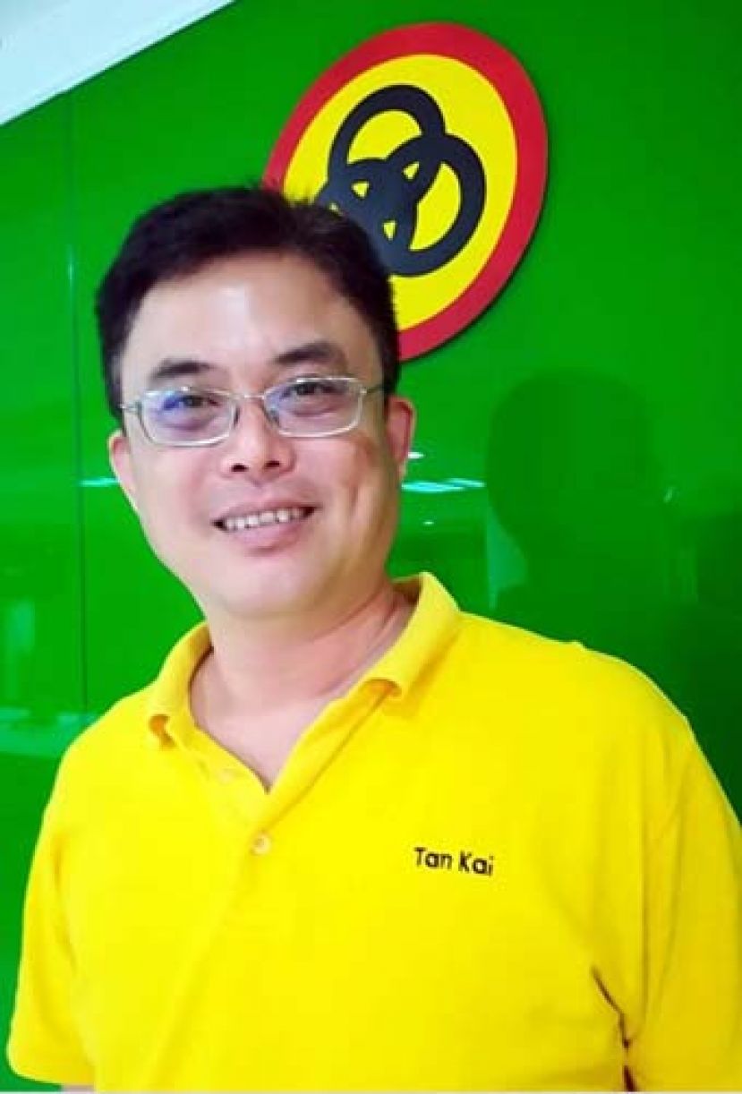 砂首长署政治秘书陈开挑战张健仁即刻向联邦政府要回教育自主权，让砂拉越政府从今往后自理所有砂拉越的教育事务。