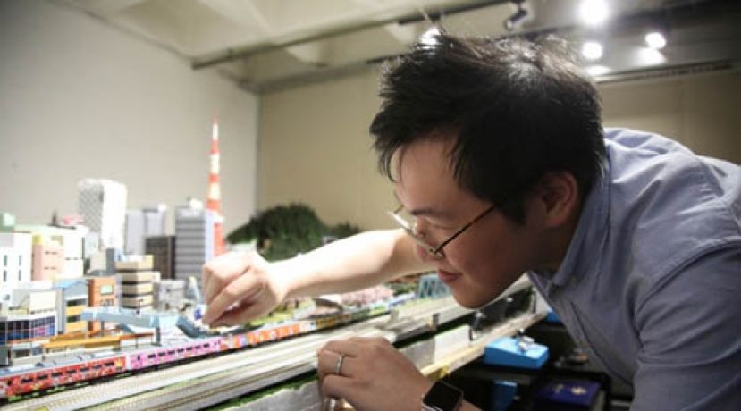 Raymond将正职以外的所有时间，都投入铁道交流所，但租约8月即将届满，目前亦未知前路如何。