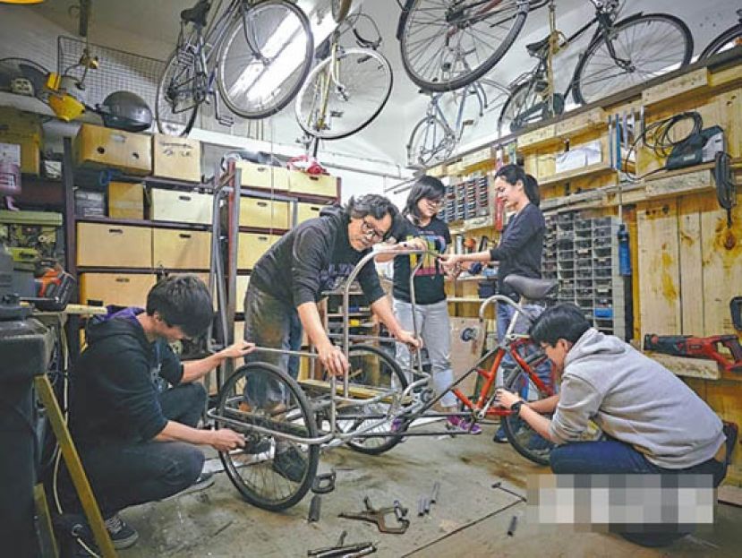 &ldquo;流动架生车&rdquo;以旧单车加料重新改造，制作成一架可以放工具的载货单车。